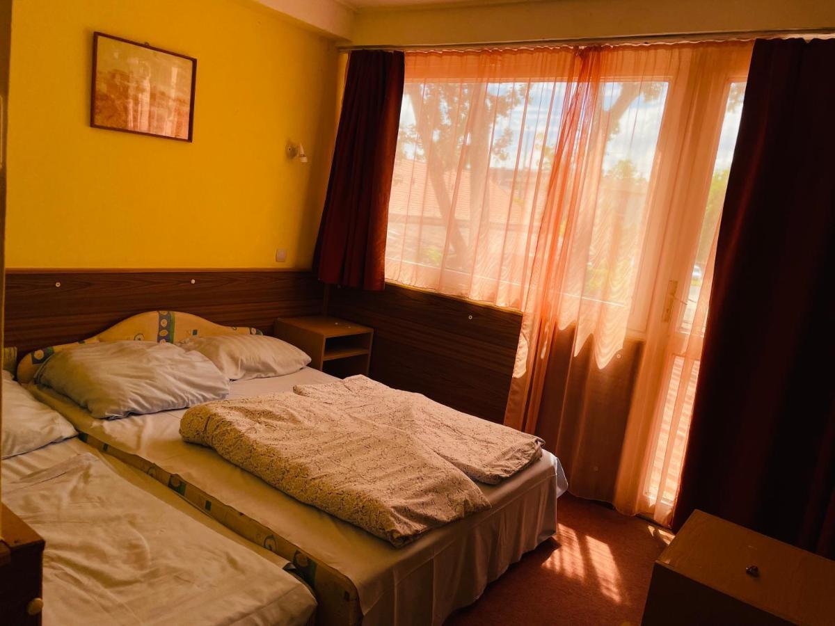 Rev Szallo Balaton Hotell Szántód Eksteriør bilde